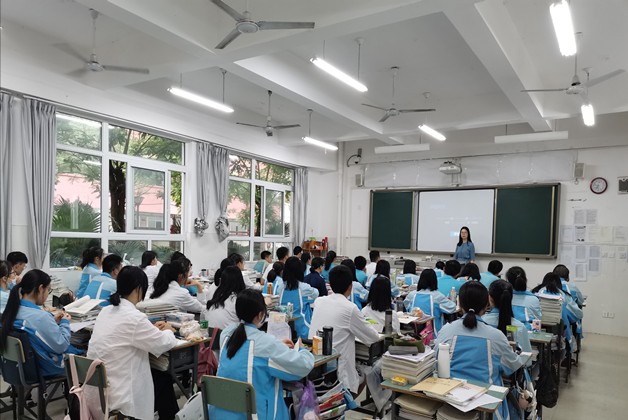 李娟.jpg