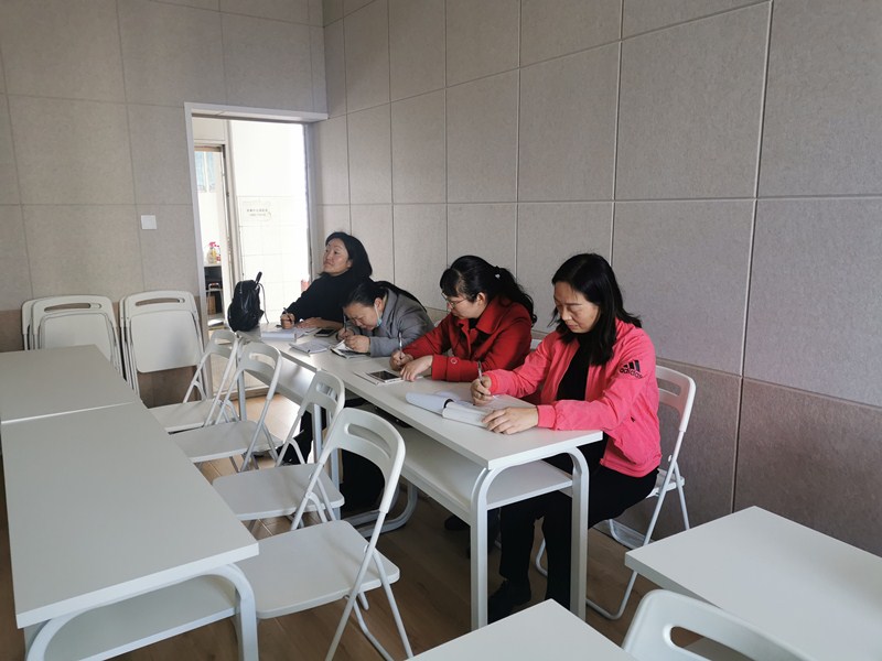 教研活动1.jpg 教研活动1.jpg