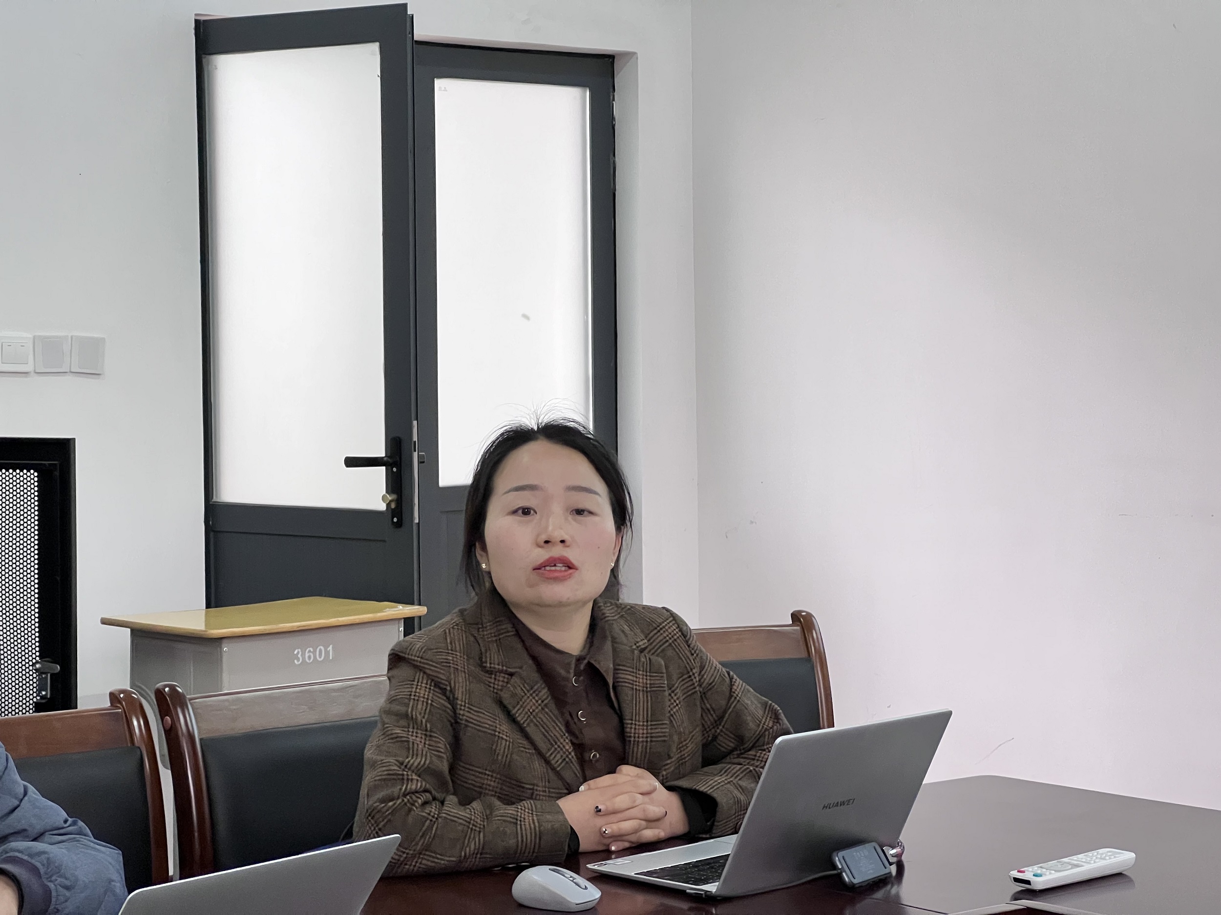 王莲.jpg 王莲.jpg