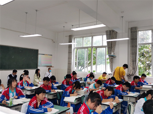 听课.jpg