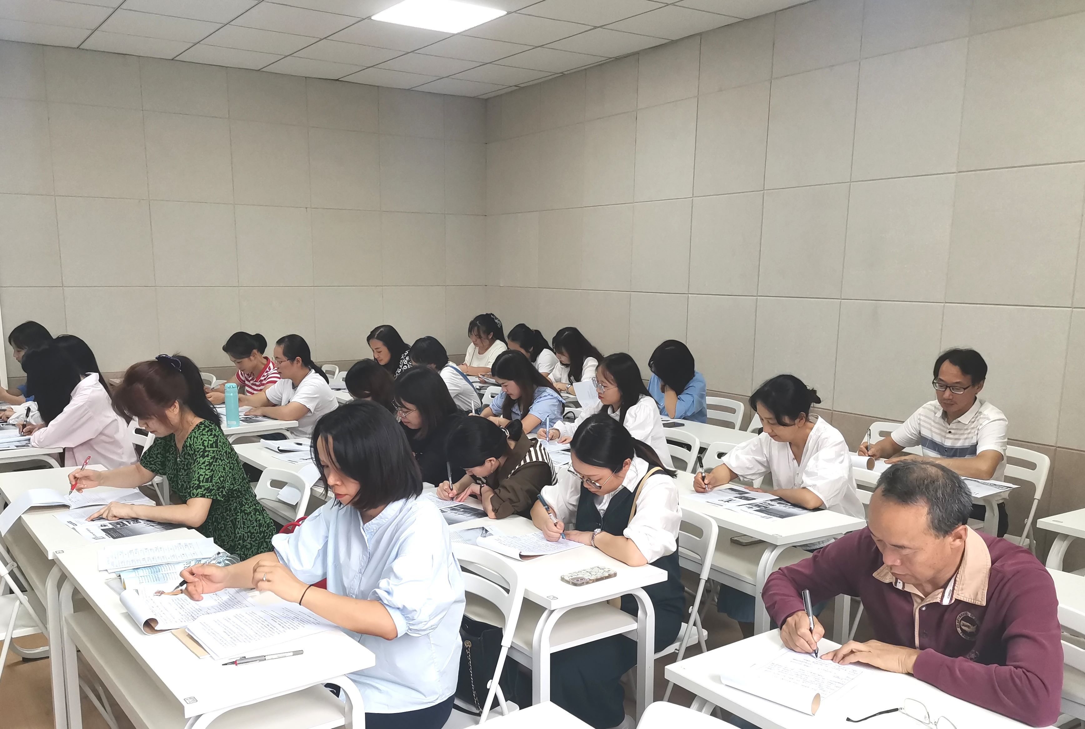 听课.jpg 听课.jpg