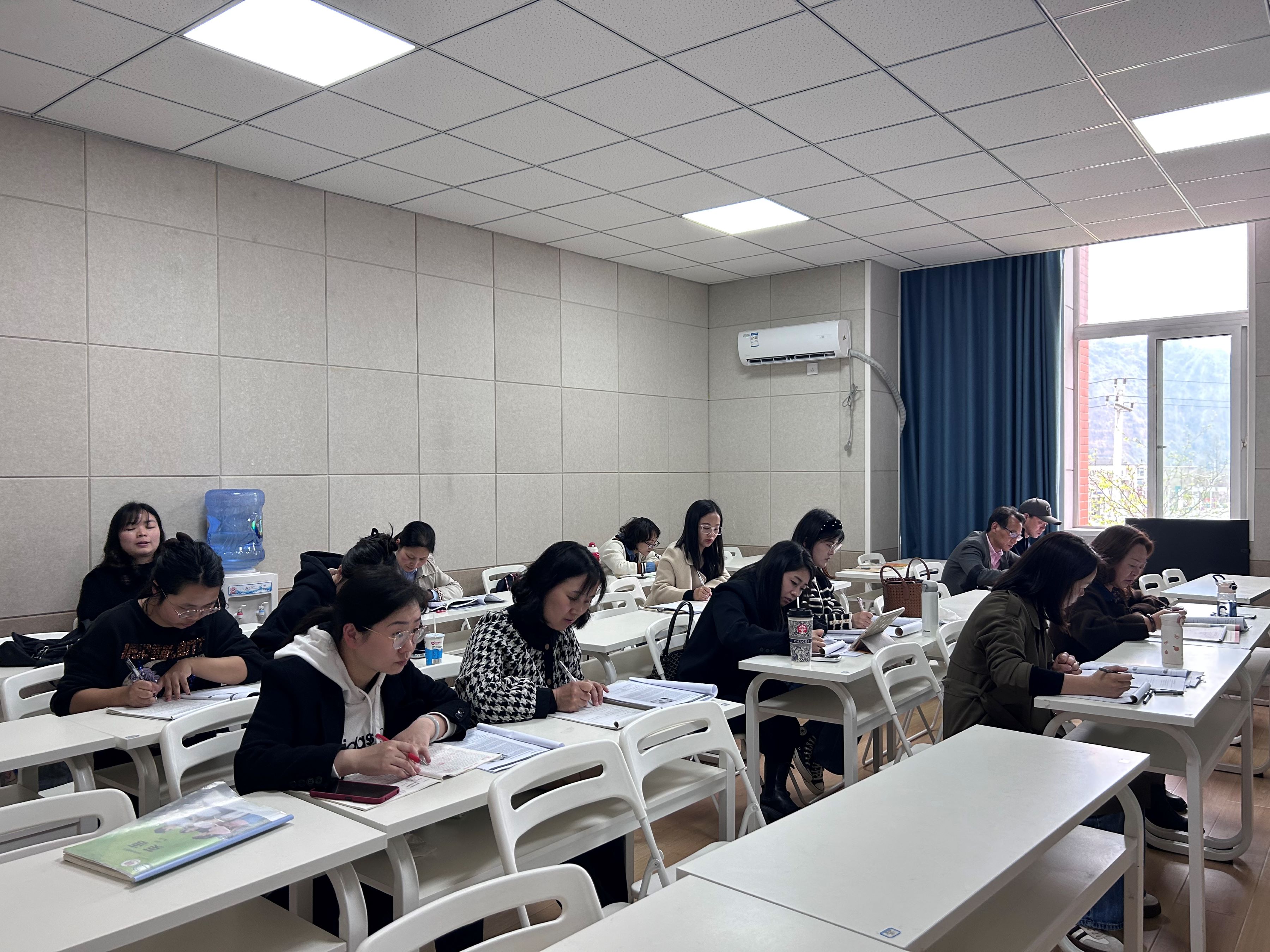 听课.jpg