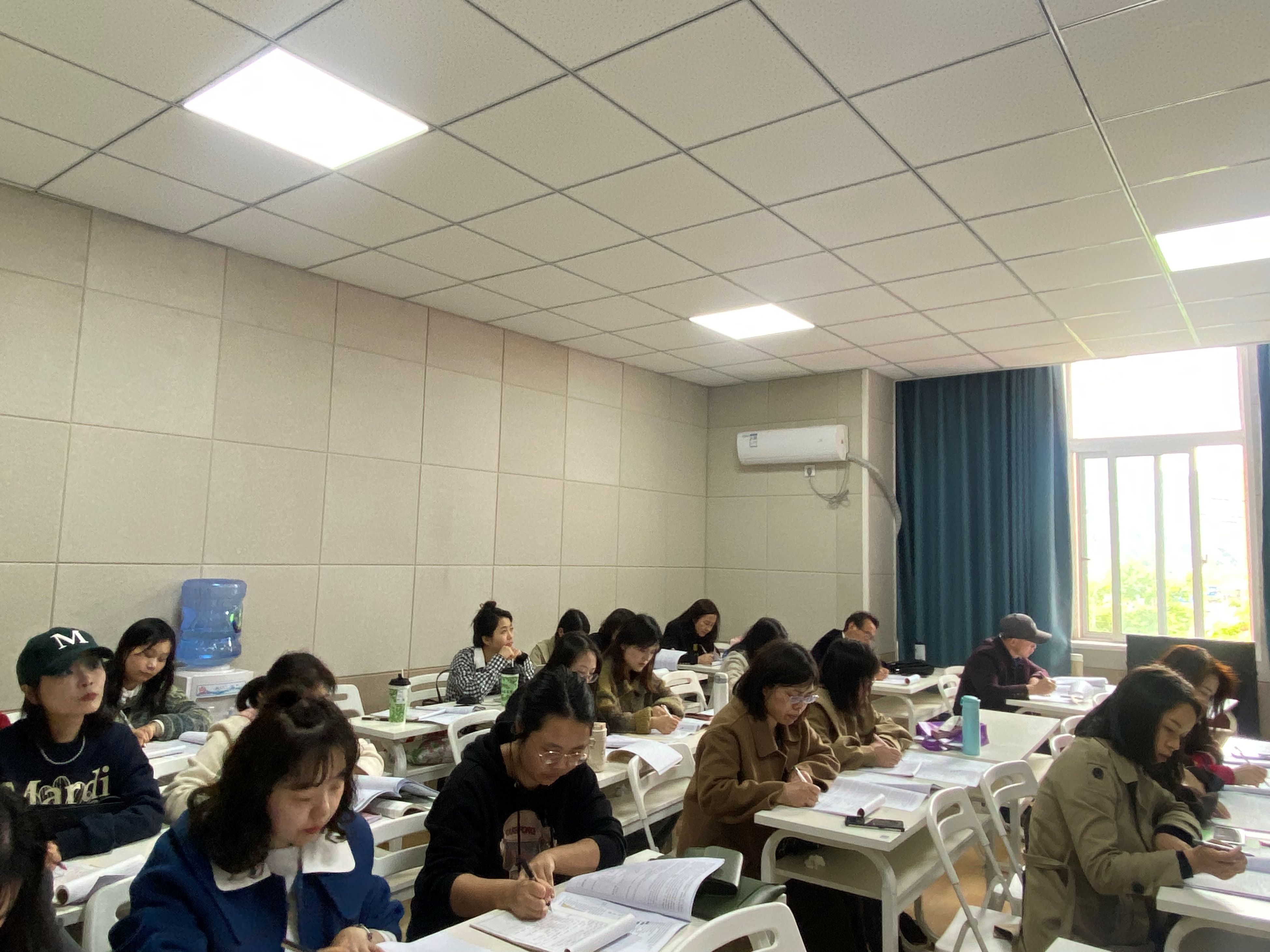 听课.jpg 听课.jpg
